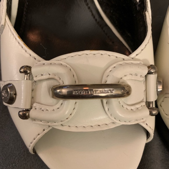 Burberry White Sandals - size 38 - Picture 3 of 11